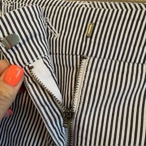 Jones New‎ York Sport Women's Blue White Stripe Stretch Bermuda Shorts 8